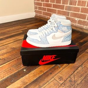 (Used) Air Jordan 1 High ‘Hyper Royal’